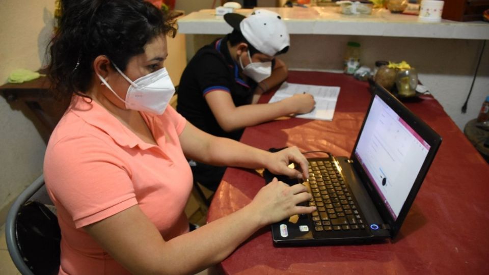 Los alumnos no volverán a las aulas hasta que el Semáforo Epidemiológico regrese al color verde. Foto: Archivo | Cuartoscuro