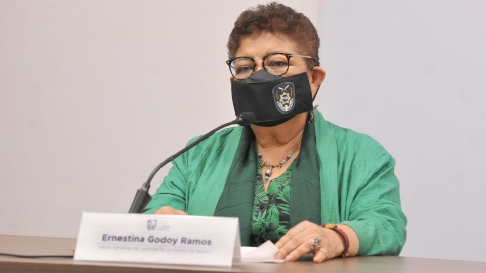 “La mujer formó parte de las colaboradoras y subalternas del exlíder', dijo la titular de la FGR