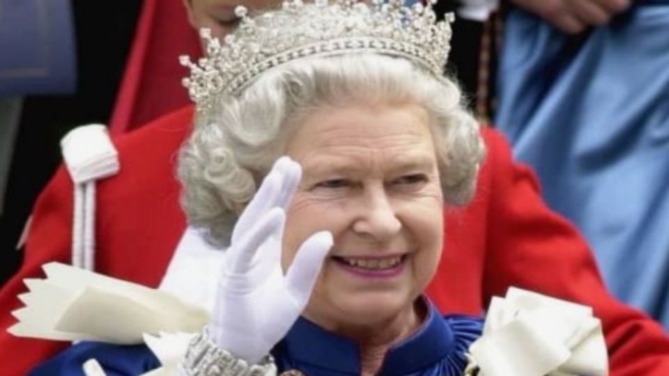 La reina Isabel II tiene 'sangre vampirezca'. Foto: Especial