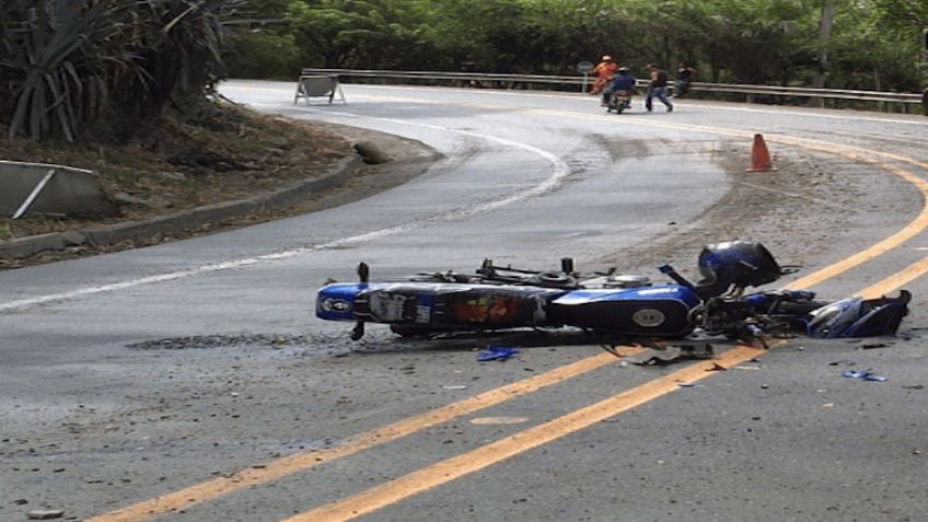 Perro se le atraviesa a motociclista y se accidenta al derrapar; pasó en Chiapas