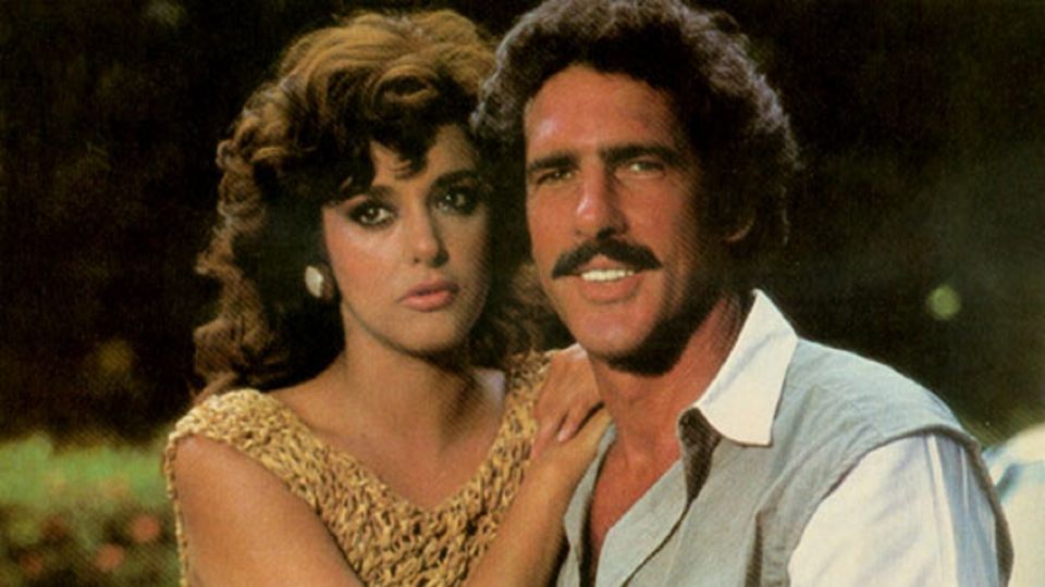 Andrés García y Lucía Méndez protagonizaron en 1985 la telenovela 'Tú o Nadie', época donde el actor conquistó el corazón de ella. Foto: Luciamendez.com