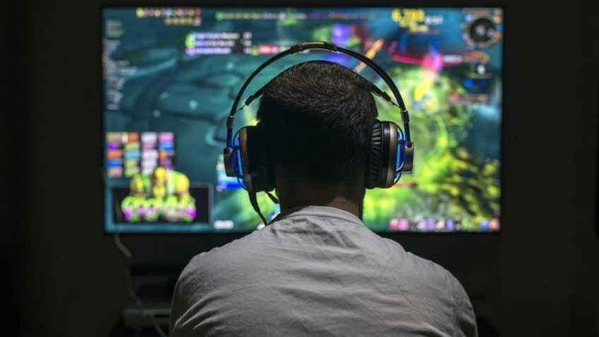 ¿Quieres ganar hasta 45 mil pesos jugando videojuegos?, considera estas profesiones