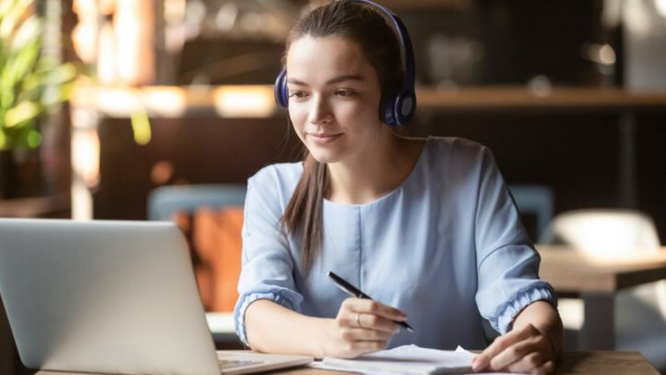 Regístrate y encuentra también cursos en educación y cultura, capacitación para el empleo y salud. Foto: Especial