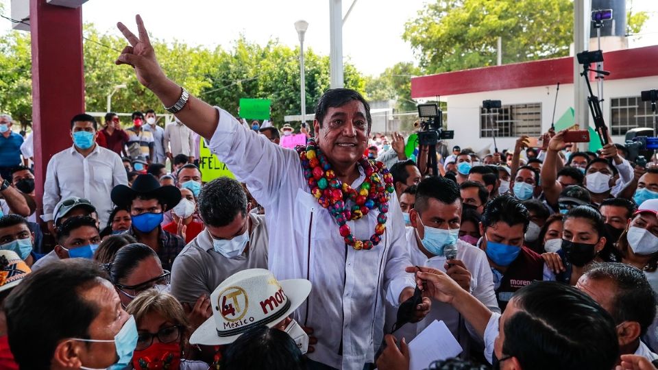 ARRANCA. Con ocho días de atraso, Félix Salgado Macedonio inició ayer su campaña política en el puerto de Acapulco. Foto: EFE