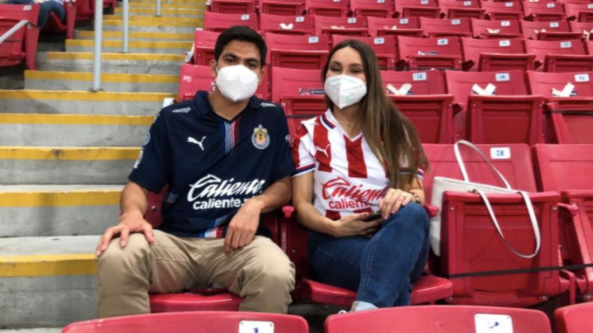 Aficionados de Chivas y América ya disfrutan el Clásico Nacional: VIDEO