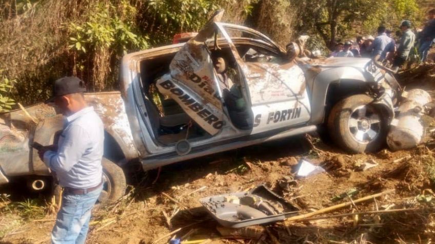 Mueren bomberos en accidente cuando acudían a sofocar incendio en el Pico de Orizaba