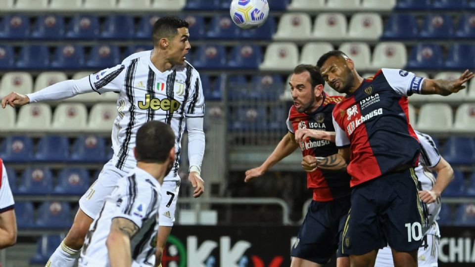 El jugador lusitano marcó tres tantos en la victoria de La Juve en la Serie A de Italia. Foto: AFP