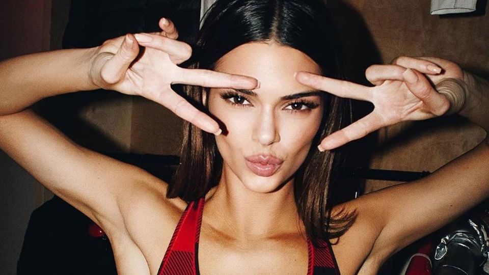 Kendall Jenner celebró su cumpleaños 26 con una cena, concierto, pastel y tequila. Foto: Especial