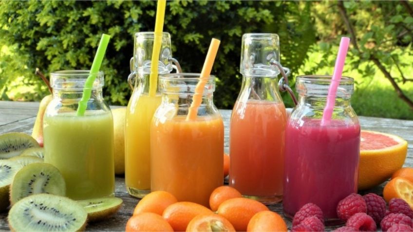 Jugos naturales para aliviar síntomas de gastritis de manera rápida y eficaz