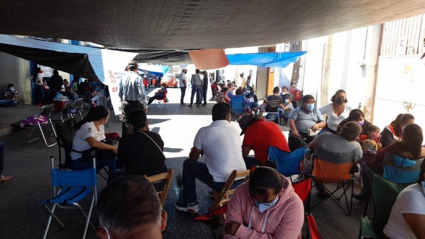 Exigen trabajadores de salud de Oaxaca a AMLO vacunas anticovid