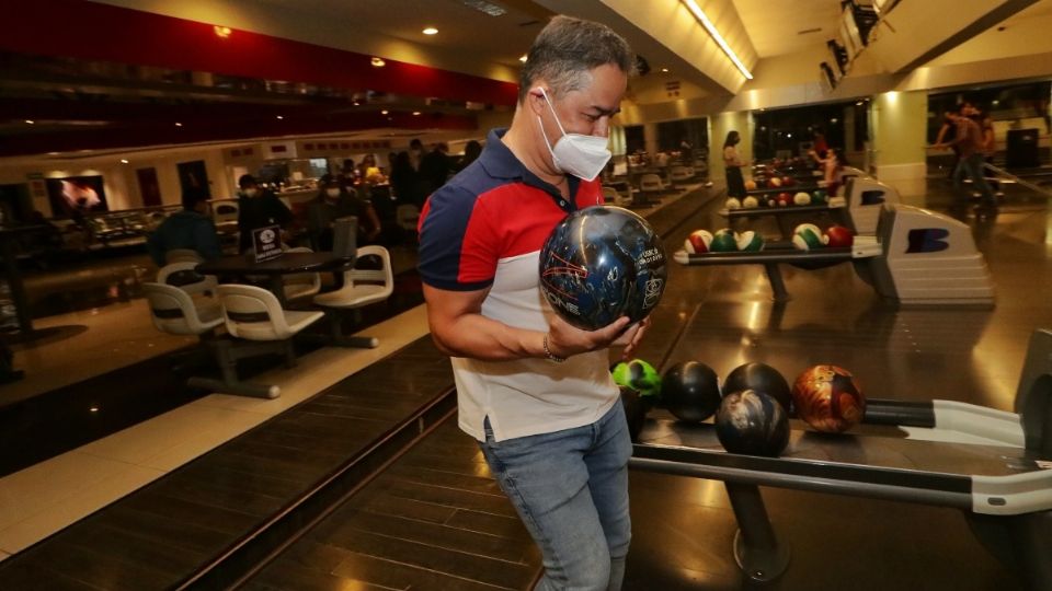 A JUGAR ● Regresaron con los protocolos sanitarios exigidos luego de meses cerrados. Foto: Yadín Xolalpa
