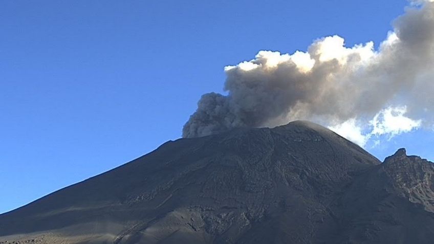 Volcán Popocatépetl registra impresionante explosión; lanza material incandescente: VIDEO