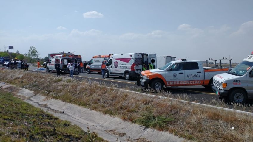 Accidente complica circulación en autopista Puebla-Atlixco; reportan fallecidos