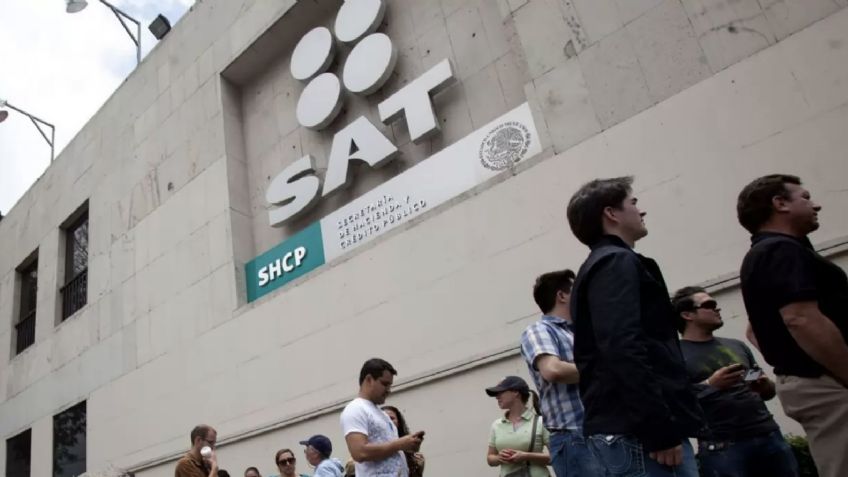 Así operan los 'coyotes' que venden citas para el SAT