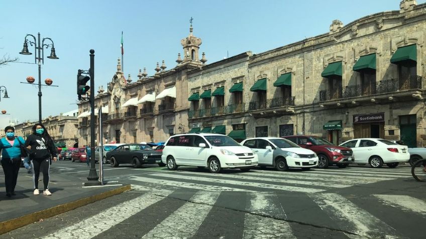 Integrantes de la CNTE "Poder de Base" instalan plantón en el Centro Histórico de Morelia 