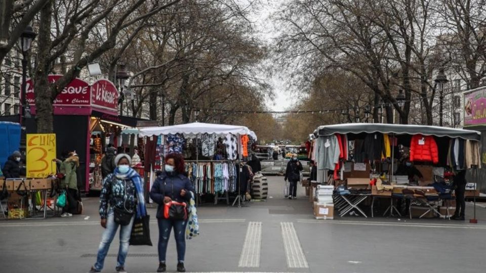 Imagen de calle del centro de Paris. Foto: EFE