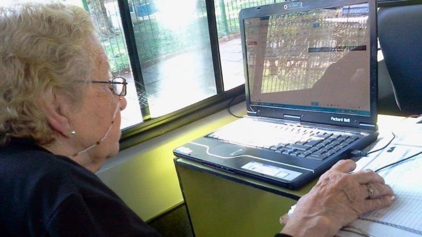 Cosas que le puedes enseñar a tus abuelitos durante el confinamiento