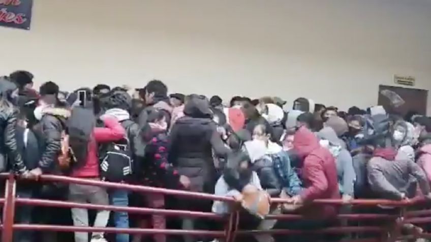 Bolivia: Cinco estudiantes mueren tras caer al vacío al romperse barandal durante asamblea I FUERTES IMÁGENES