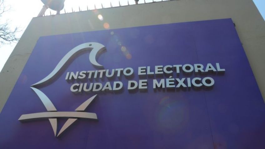 PRD entrega al IECM plataforma electoral en defensa de órganos autónomos y perspectiva de género