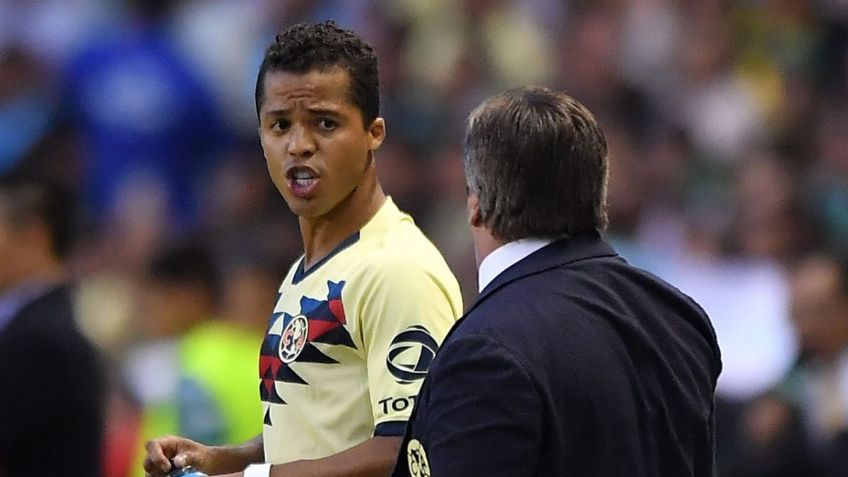 Miguel Herrera y Gio Dos Santos se ENFRASCAN por partido contra Holanda en Brasil 2014: VIDEO