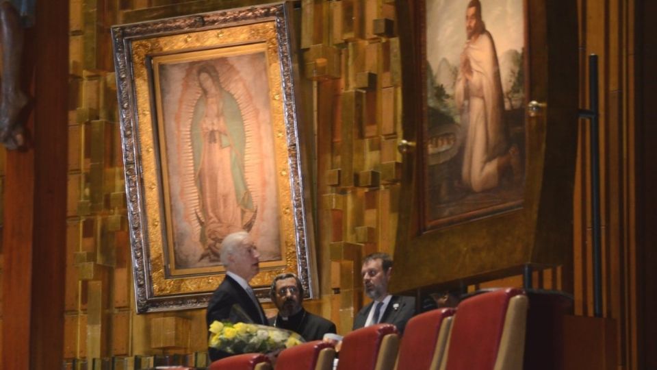 En marzo de 2012, cuando era vicepresidente de EU, Joe Biden visitó la Basílica de Guadalupe. Foto: Especial