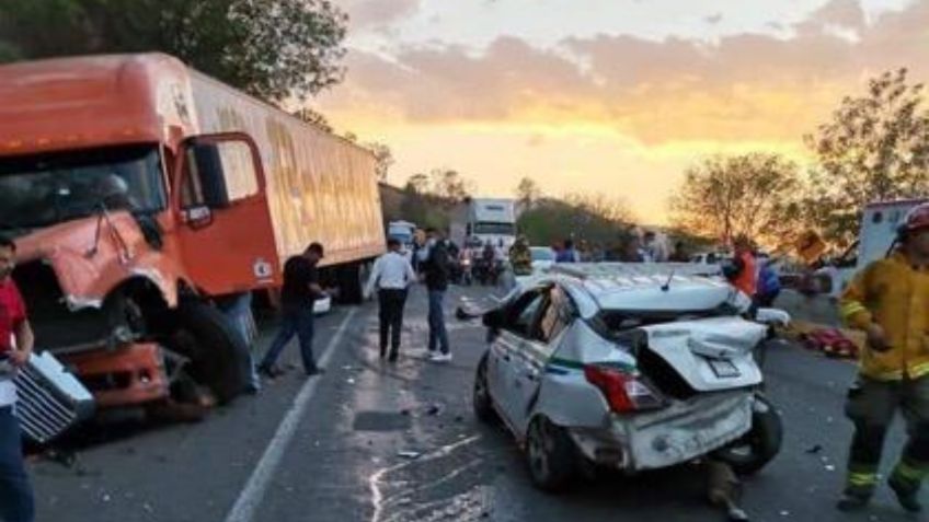 Aparatoso accidente en la carretera Morelia-Pátzcuaro deja 8 heridos