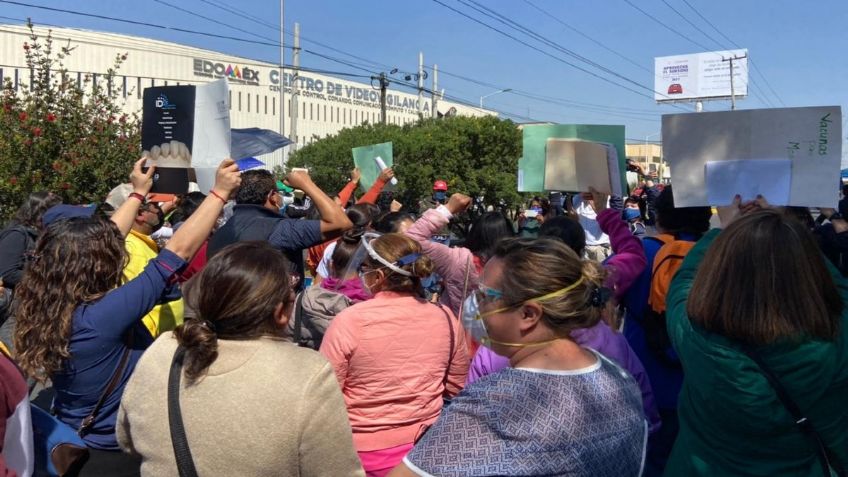 Protesta personal de salud privado; exige vacuna anticovid en Toluca  