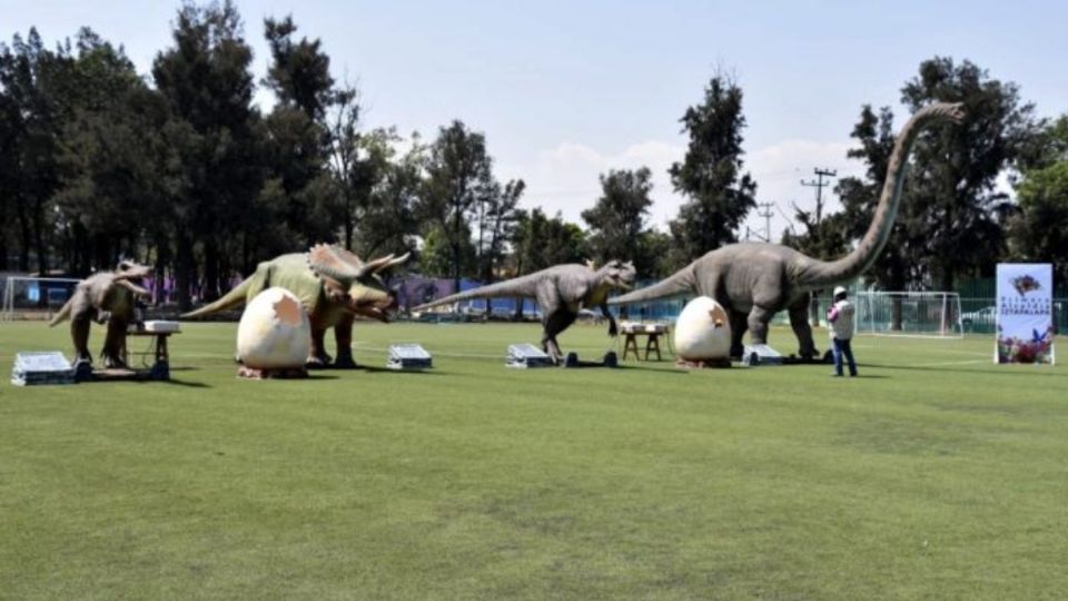 Llegan los primeros 4 dinosaurios a Iztapalapa. Foto: Especial