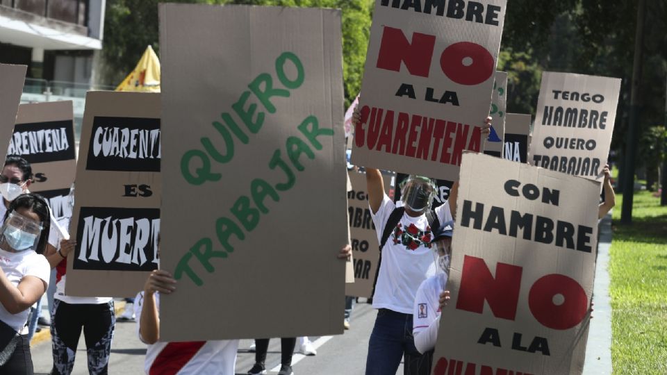 Las elecciones para presidente y Congreso en Perú están inmersas en protestas por falta de empleo y la crisis económica. Foto: AP