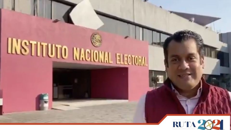 Sergio Gutiérrez Luna (Der.) presentó la impugnación ante el tribunal electoral. Foto: Especial