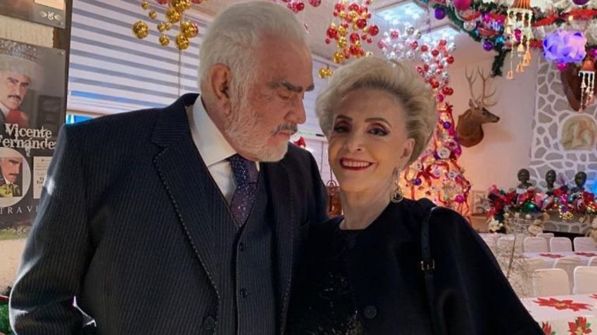 Vicente Fernández y doña Cuquita se veían así de enamorados y jóvenes en la FOTO de su boda