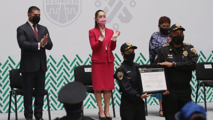 Claudia Sheinbaum reconoce a 19 policías de la CDMX por su labor