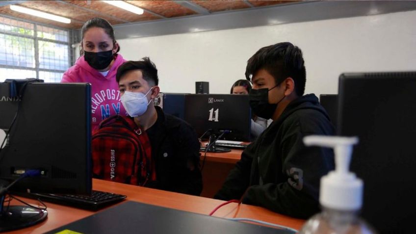 En Jalisco asesoran a 170 mil estudiantes de educación básica con problemas en clases virtuales