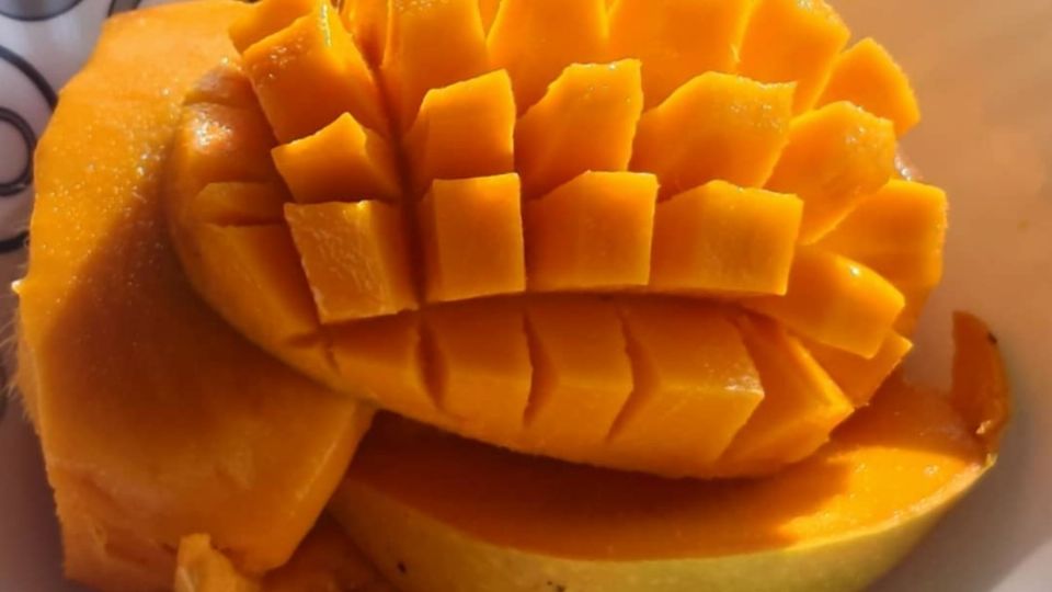 Conoce la forma correcta de comer mango sin ensuciarte. Foto: Instagram