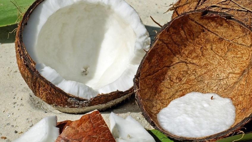 Aceite de coco: 3 beneficios de usarlo como desmaquillante