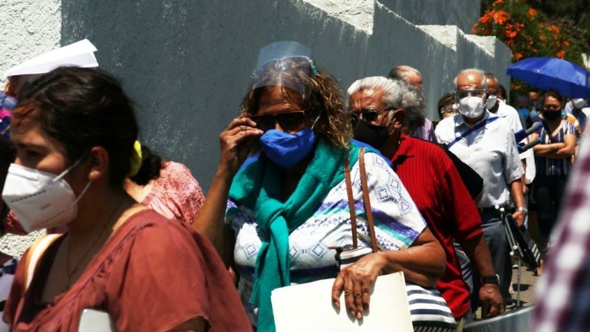 Arranca refuerzo: Aplican tercera dosis a adultos mayores en Tlalpan