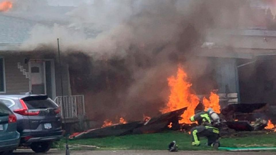 Un avión de la Fuerza Aérea se estrelló contra una casa en Bolivia.