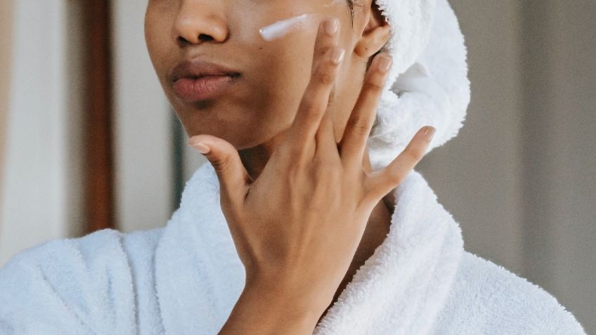 La mascarilla natural para exfoliar la piel que conquista las rutinas de skincare en 2024