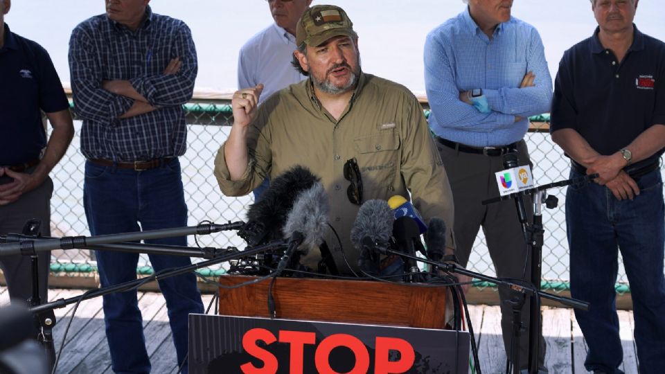 Una delegación de legisladores republicanos, liderados por el senador Ted Cruz, visitó ayer la frontera. Foto: Reuters