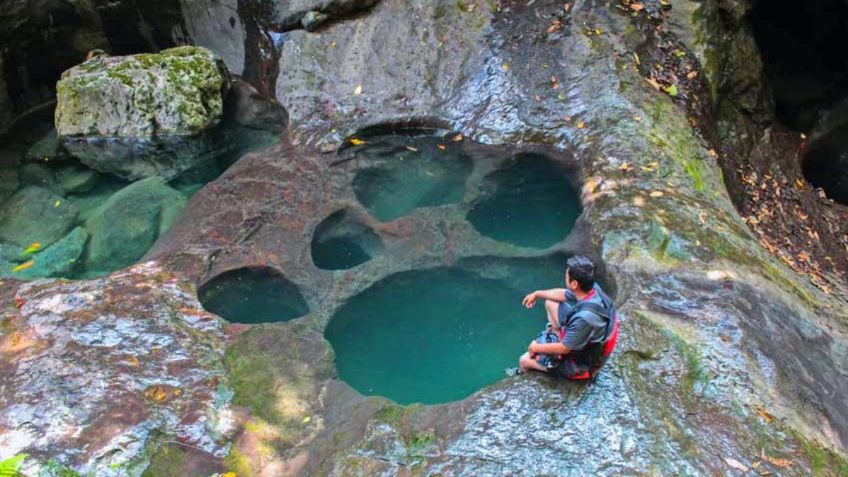 Conoce Poza Pata de Perro, la gruta en forma de huella canina ubicada en éste PUEBLO MÁGICO