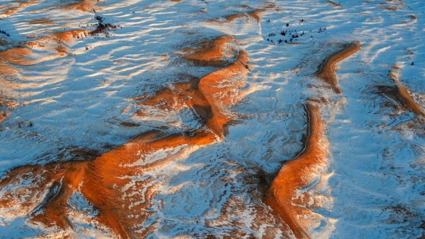 ¡De fantasía! Capturan increíbles FOTOS del desierto de Siberia cubierto de nieve y arena