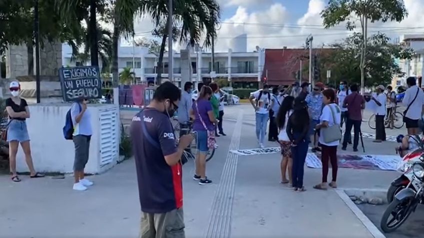 Marchan en Tulum para exigir justicia por muerte de una mujer en manos de la Policía