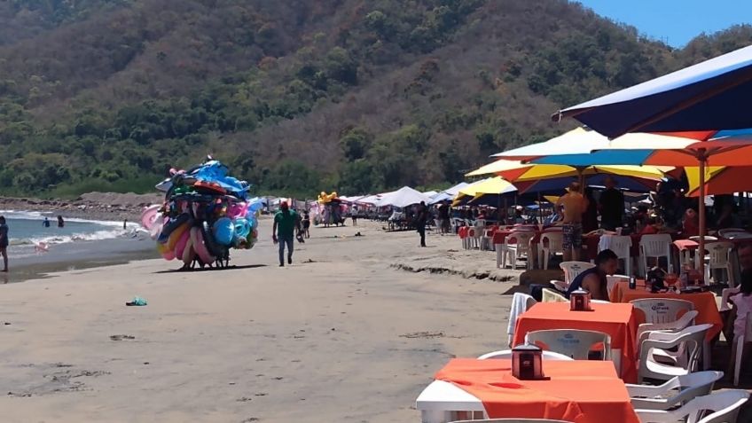 Semana Santa: Playas de Manzanillo al 90 por ciento de afluencia de vacacionistas