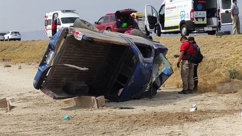 Camioneta vuelca en la autopista Guadalajara-Colima; hay más de 10 personas lesionadas