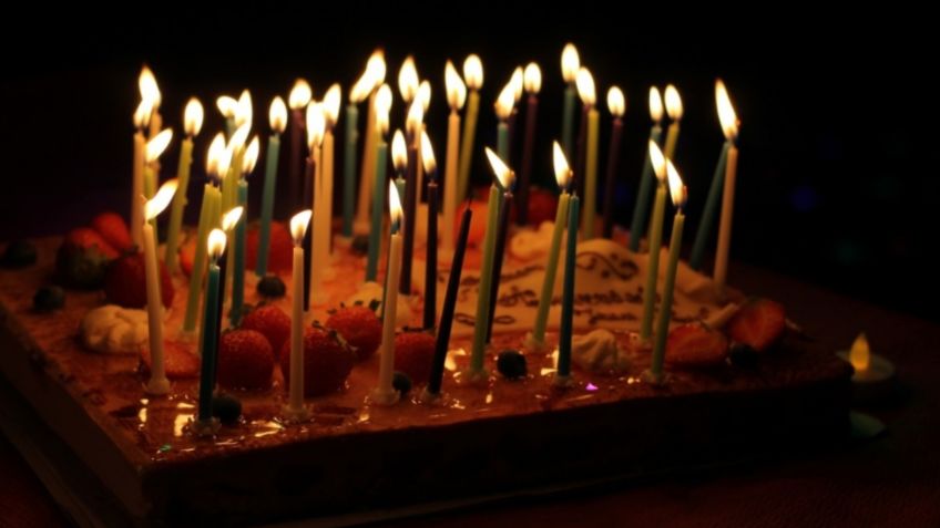 ¡Denle un Oscar! Niño finge desmayo tras salvaje embarrada en pastel de cumpleaños: VIDEO