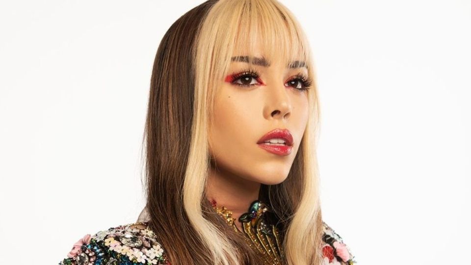 Danna Paola comercializará una línea de ropa que hace juego con su reciente álbum K.O. Foto: Twitter dannapaola