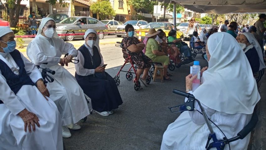 Religiosas de edad avanzada aguardan por su vacuna contra Covid-19