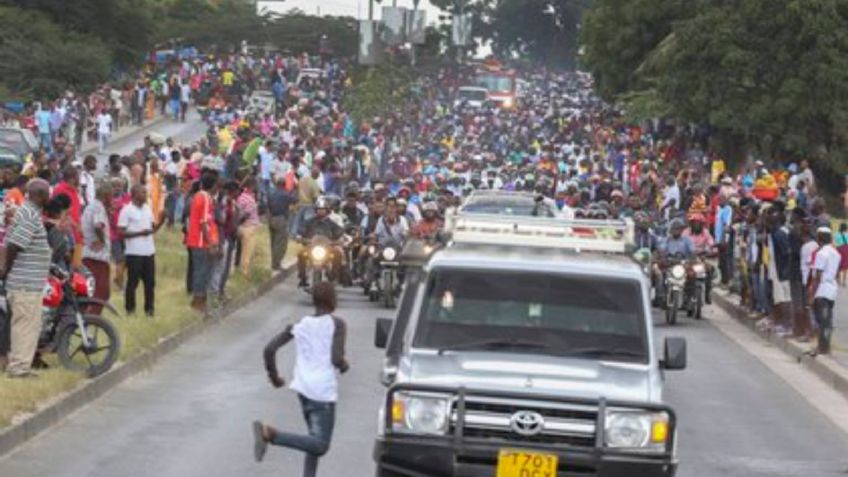 ESTAMPIDA MORTAL: 45 muertos es el saldo del funeral del presidente de Tanzania