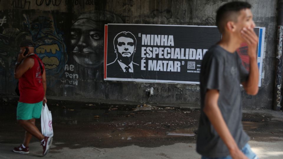 Bolsonaro es criticado por su gestión en la pandemia de coronavirus. Foto: Reuters