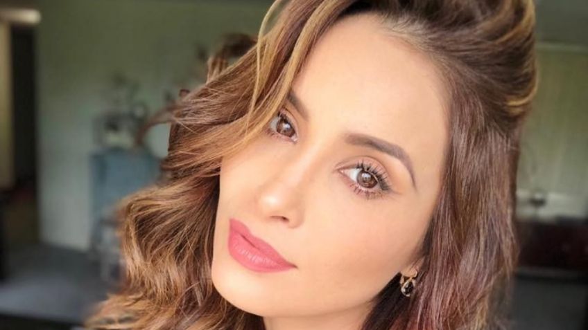 Cynthia Rodríguez impone MODA de primavera; posa con COQUETO vestido y es comparada con Campanita | FOTO